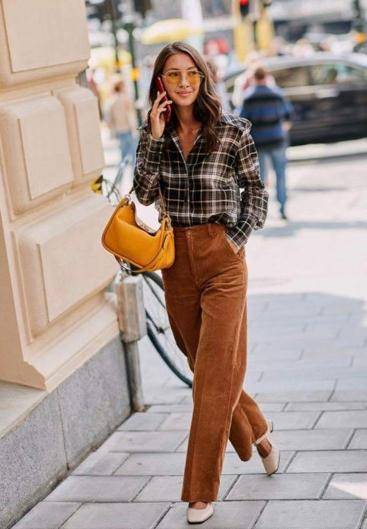 秋天了,土色系的衣服怎么穿?