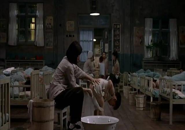 《看上去很美》:给成年人的暗黑儿童电影_幼儿园_小朋友们_影片