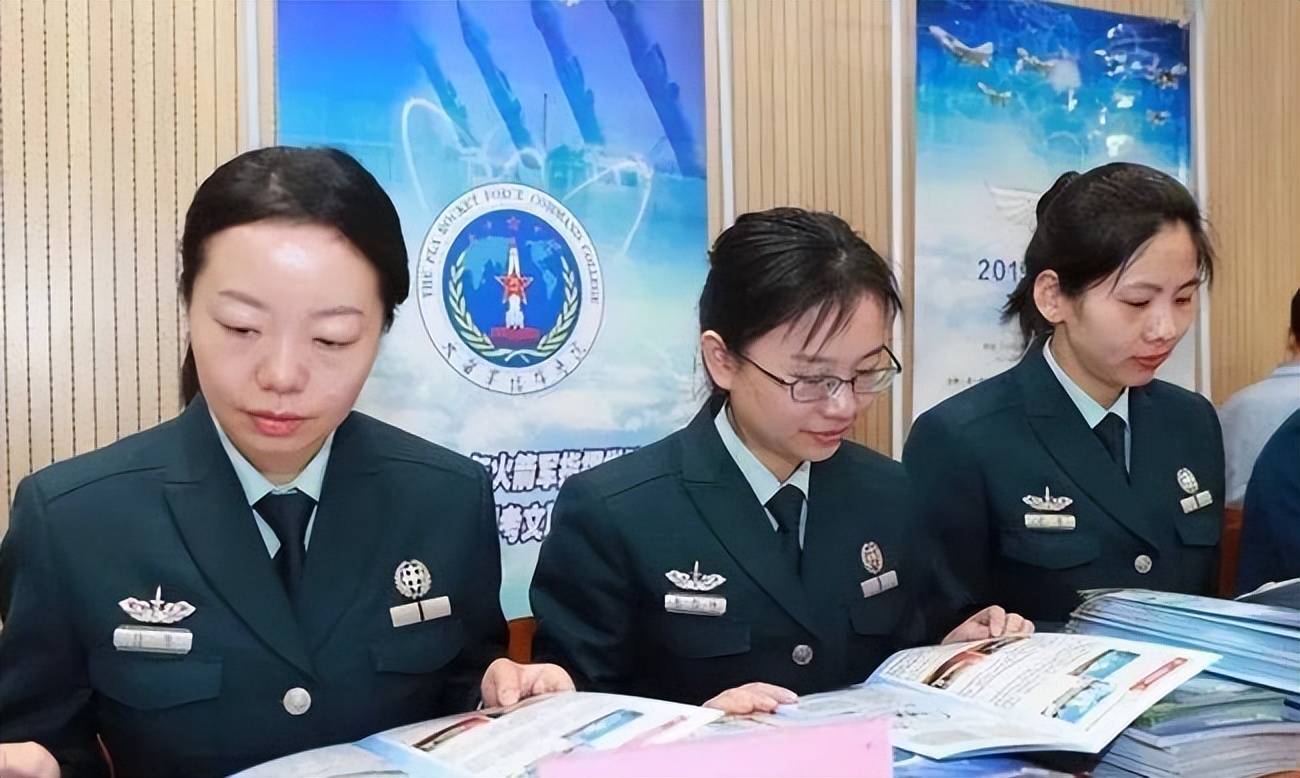 并公布了相对应的岗位表,其中包含空军工程大学,火箭军士官学校,陆军