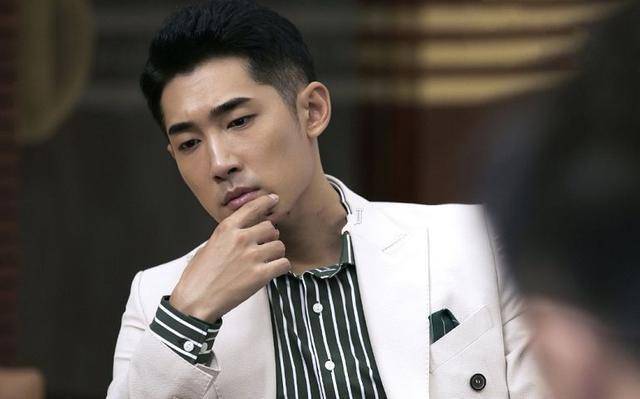 尼格买提的室友,出道14年戏红人不红,如今在两大热剧中都演渣男_陈牧