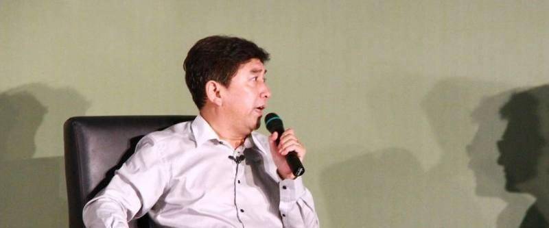 但水均益最主要的发展方向,还是在国外和战地,他不