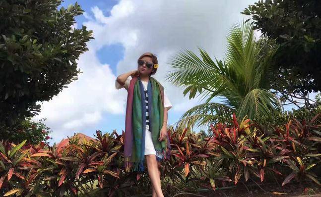 早年辍学北漂供弟读书,如今年入百万成为人生赢家_黄韵伊_父母_弟弟