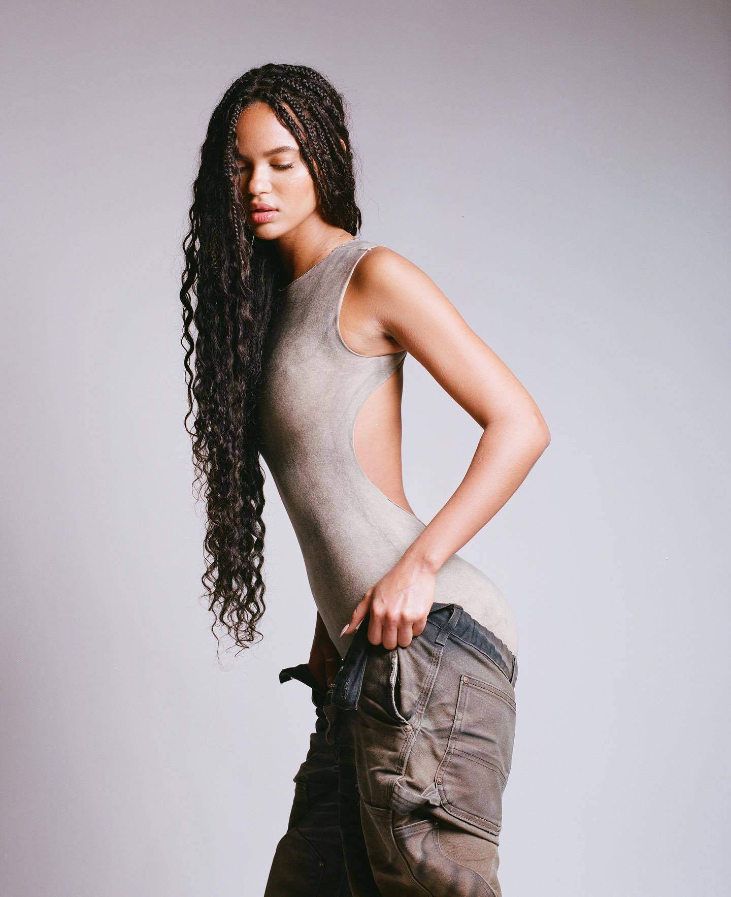 辣妹嫩模juliana nalu声称恢复单身!_交往_希特勒_身材