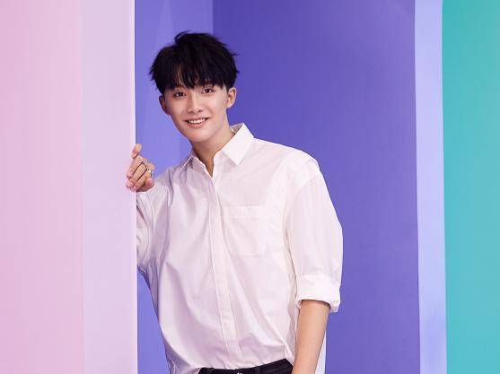 《青你》沈群丰官宣恋情,《偶练》张晏恺自称老百姓_素人沈_女朋友