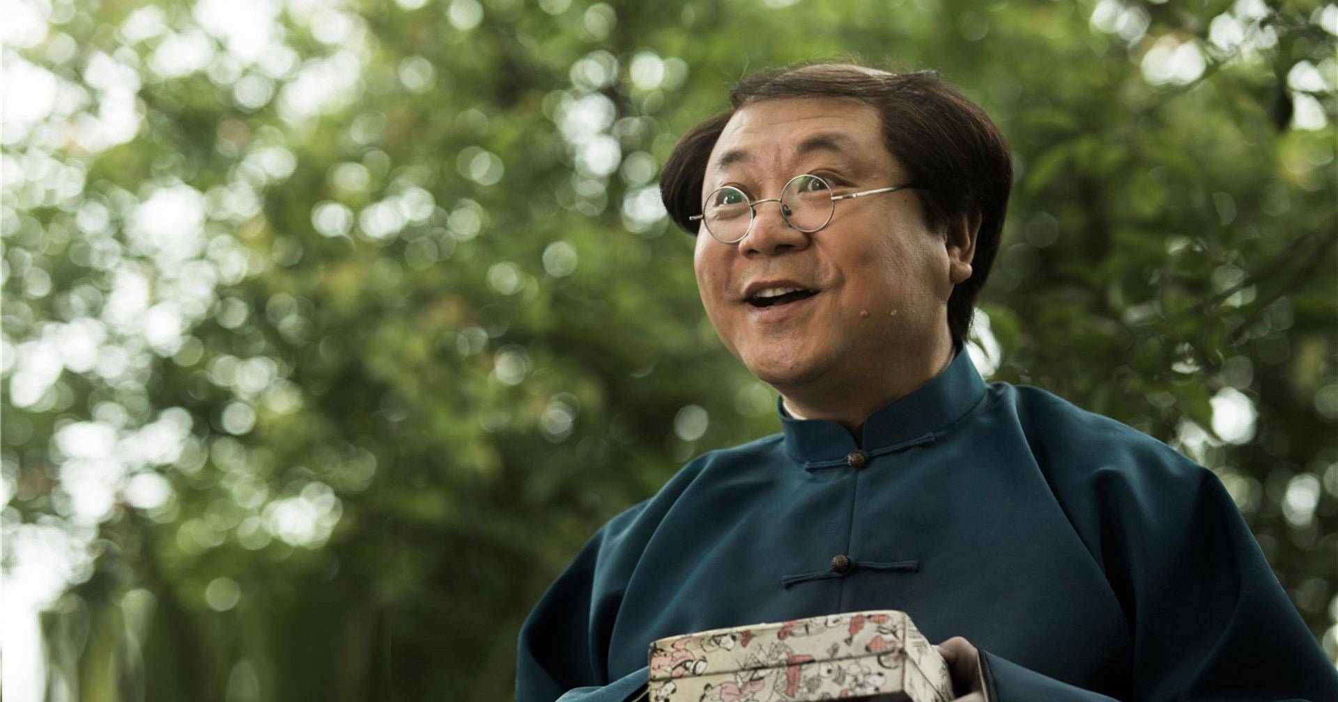 范伟与妻子,结婚30年零绯闻,妻子年轻貌美似少女,范伟却老了_杨宝玲