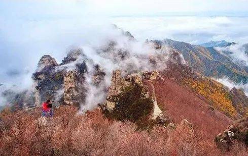 白石山冬游季长达5个月据悉,受地区气候影响,进行道路清理.