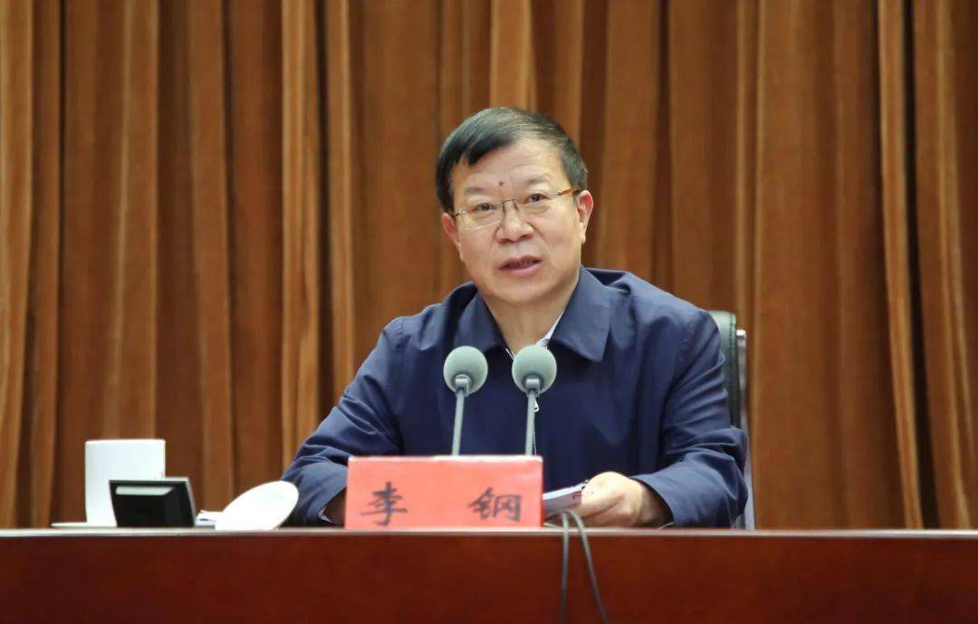 呼和浩特市举行,自治区宣讲团成员,自治区党委政法委常务副书记李钢作