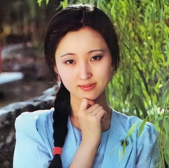林黛玉扮演者"陈晓旭"42岁时因癌去世,一个错误做法值得深思_红楼梦