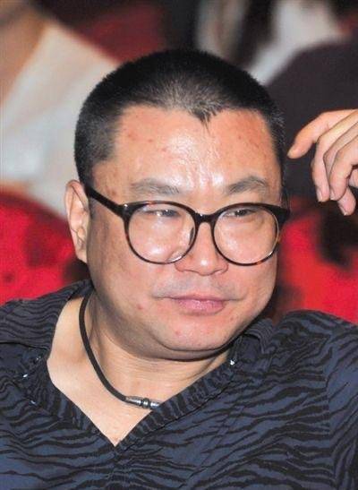 新娘名叫郭咏梅,长得很漂亮.