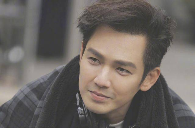 钟汉良看起来年纪有多大?郭德纲的年龄告诉你答案