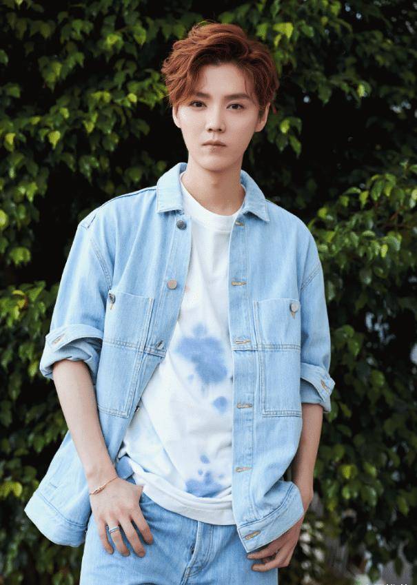 鹿晗最新时尚大片,"眼镜杀"又a又欲,不愧是exo门面担当_look_穿着