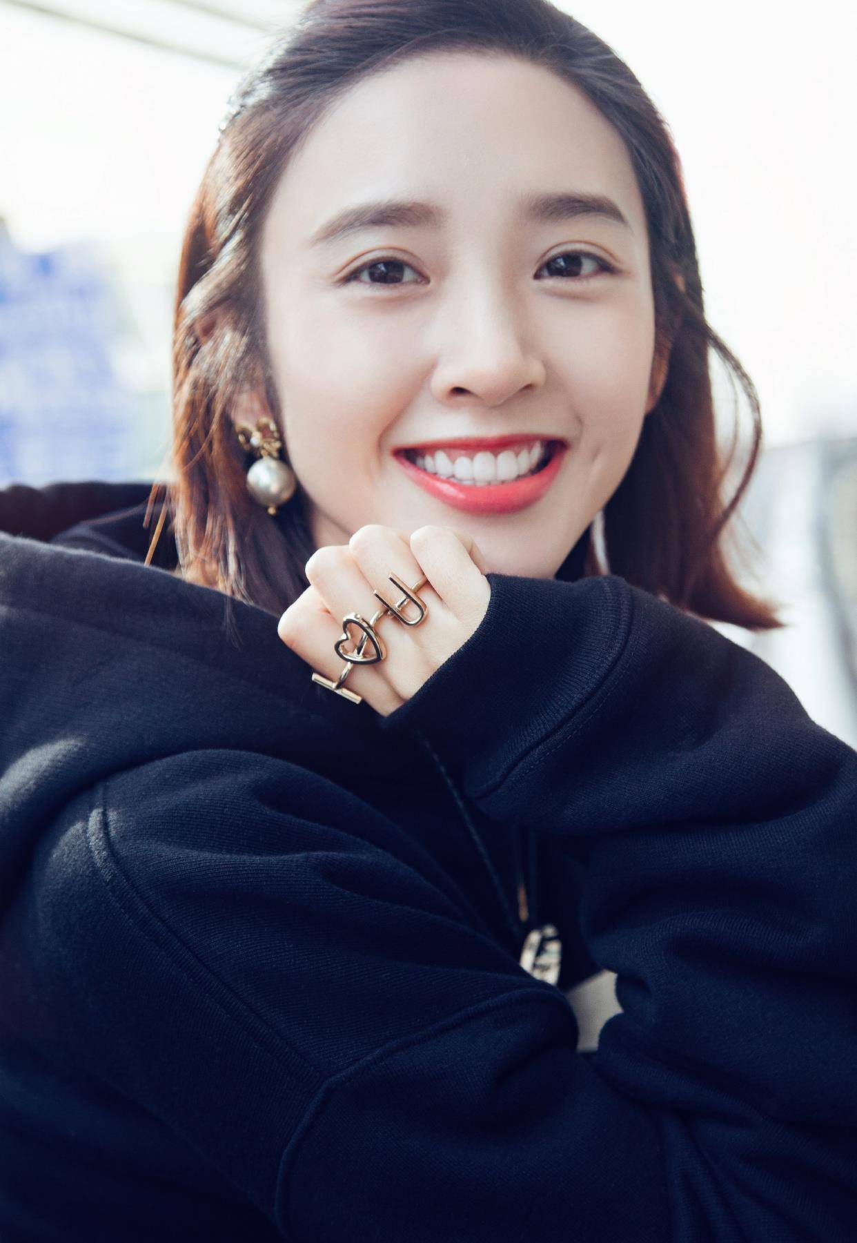 唐艺昕妹妹参加《青春有你2》,姐夫张若昀亲录视频支持_程曼鑫_王思聪