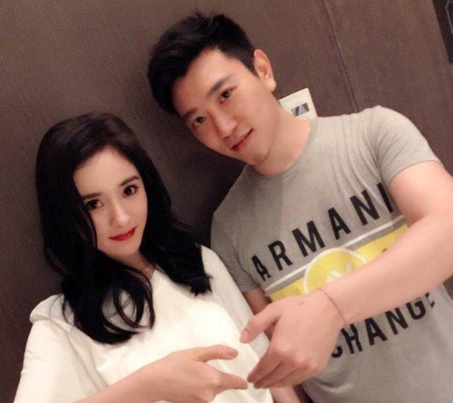 曾经被传是杨幂绯闻男友,再分享亲密合影_邢博俊_照片_网友