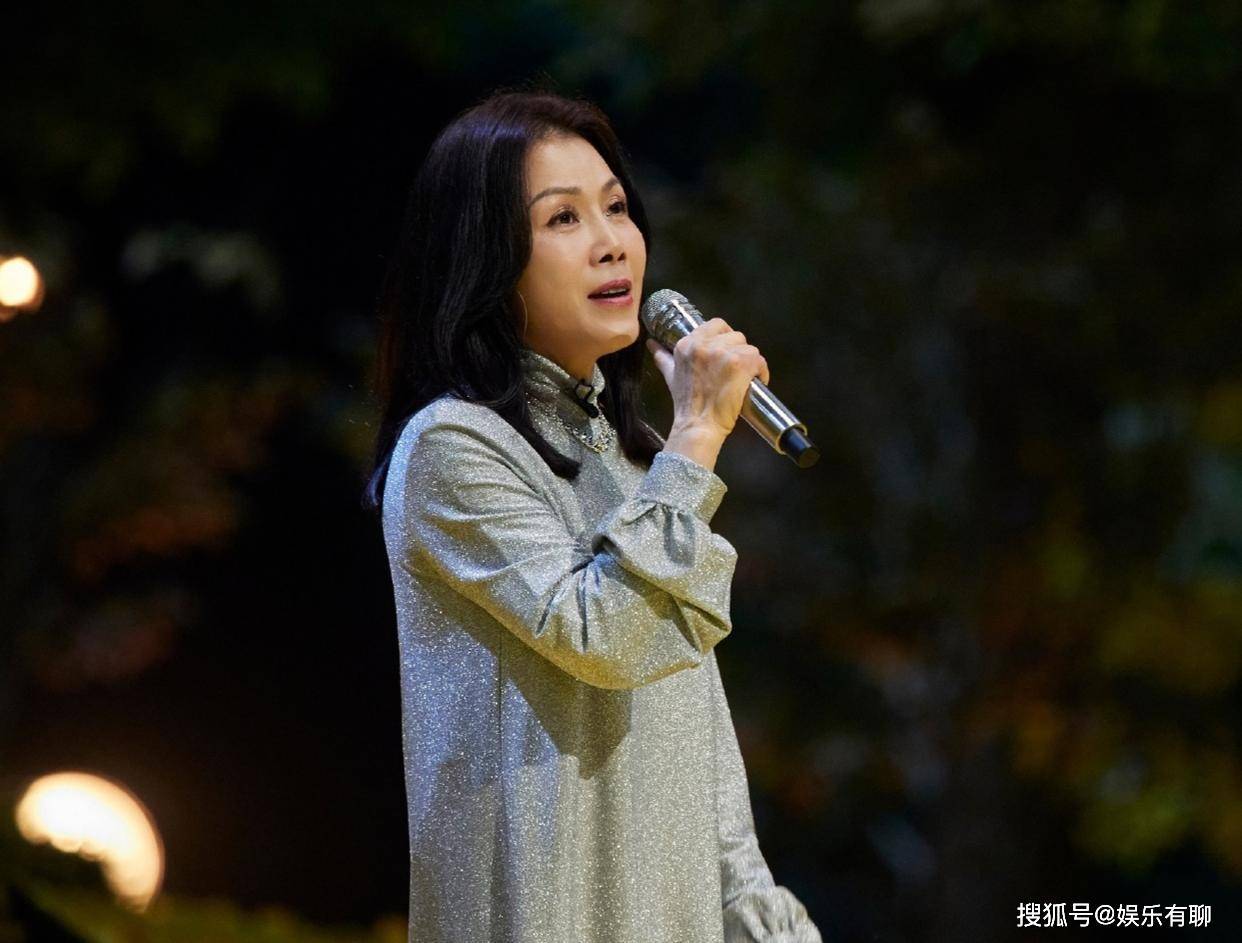 多年后再度唱起《执着》,田震的声音依然充满力量,那份铿锵的歌声中