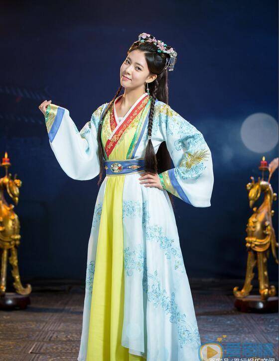 《锦衣夜行》出道,第一部就饰演的女二号徐茗儿,起点可不低哦!