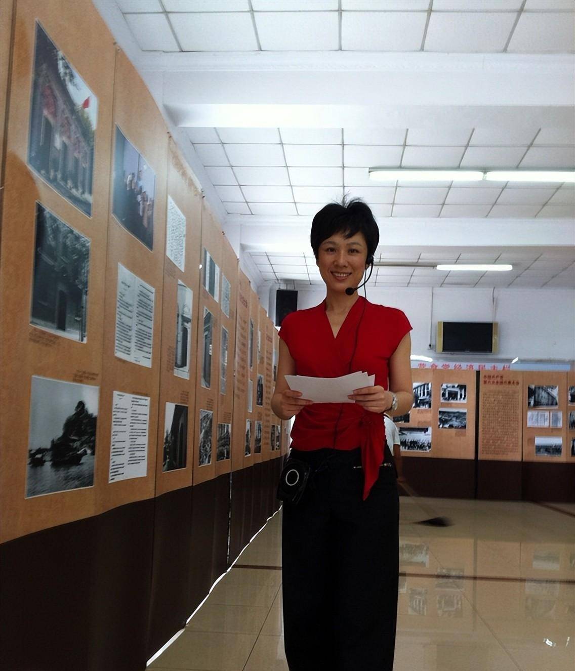 上海台播音员林牧茵:复旦女学霸,主持节目优雅知性深受观众喜欢_工作