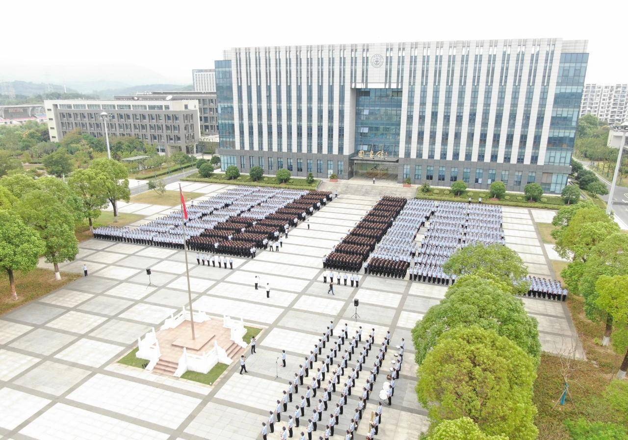 学霸放弃985大学,选择这所二本院校 网友:这样的考生不少_警官学院