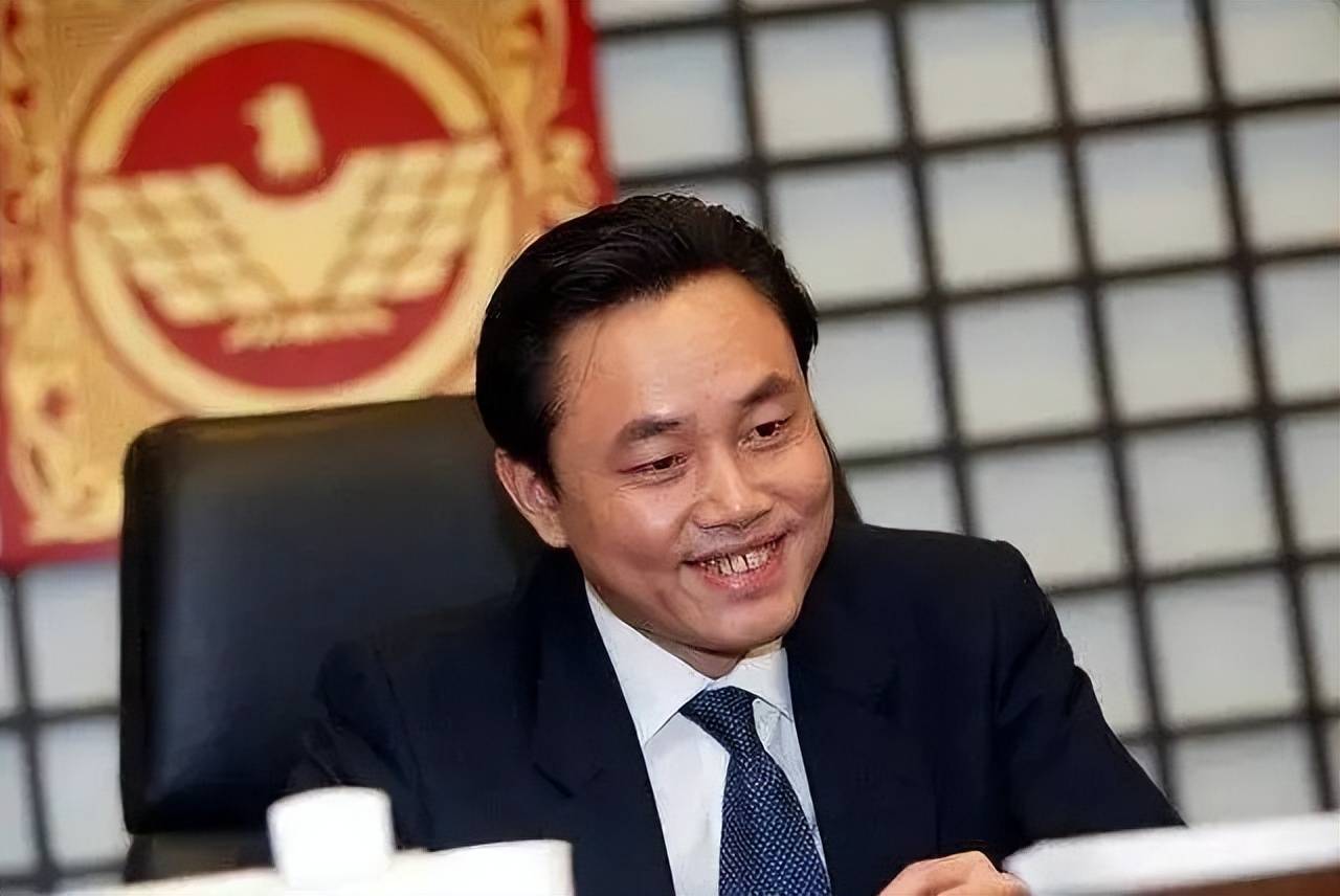 黄光裕:入狱11年,银行账户躺着225亿,出狱后过得如何_传奇_打法_家电