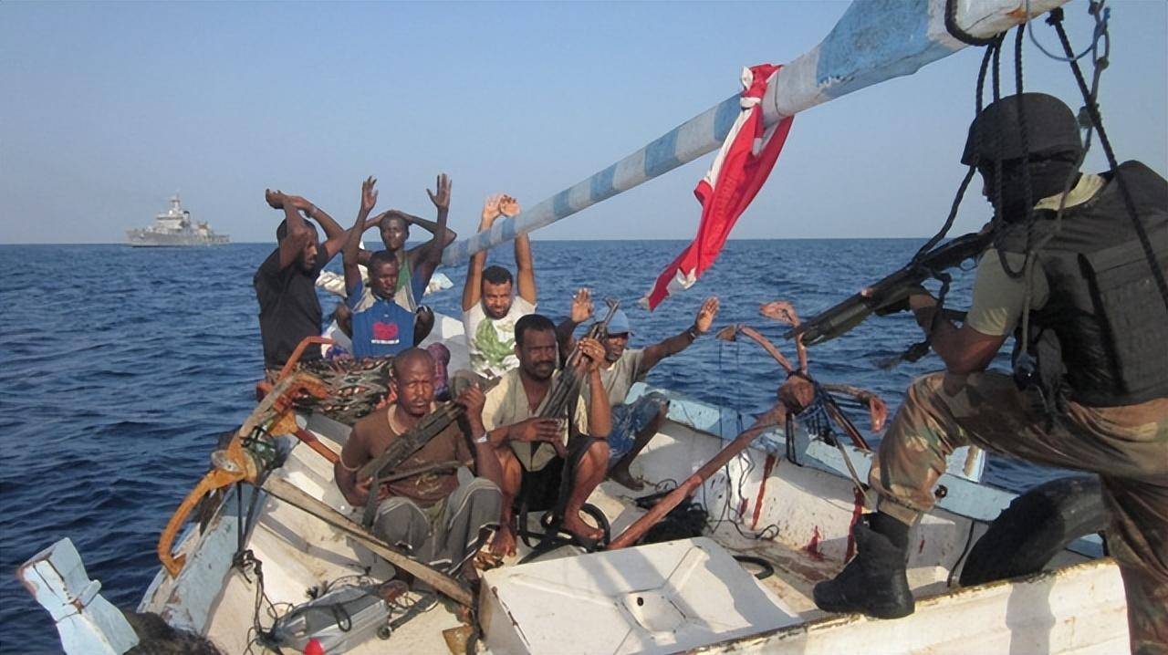 索马里海盗误抢俄罗斯油轮,上面全是中国的石油,最后咋处理的?