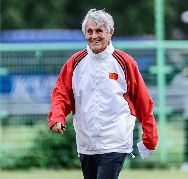 国足前主帅米卢谈李铁事件,三句话句句戳心,男足要走的路还很长_事情