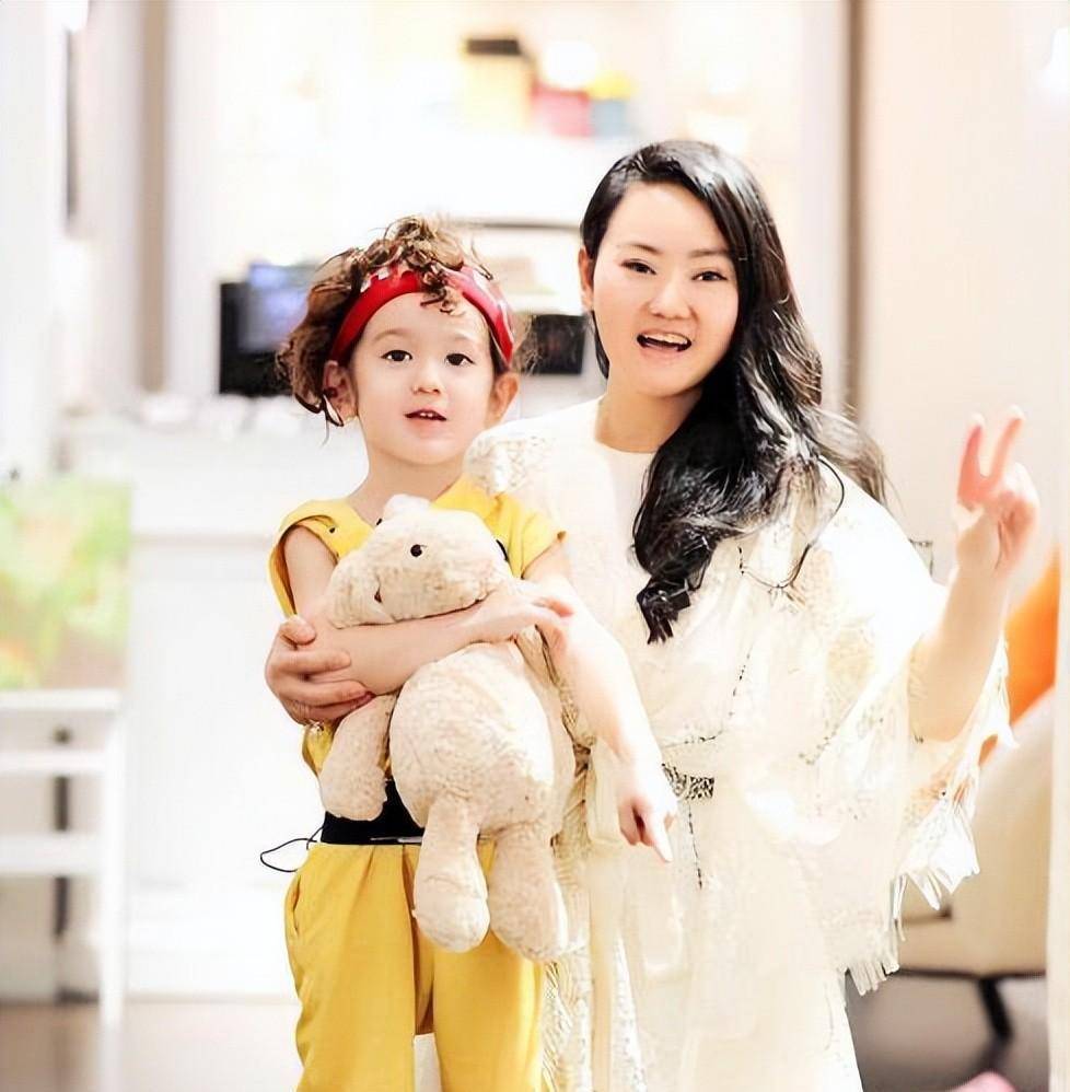 童星周嘉诚:被妈妈扮成女孩圈钱,幸好有马天宇帮他认清性别_jackson