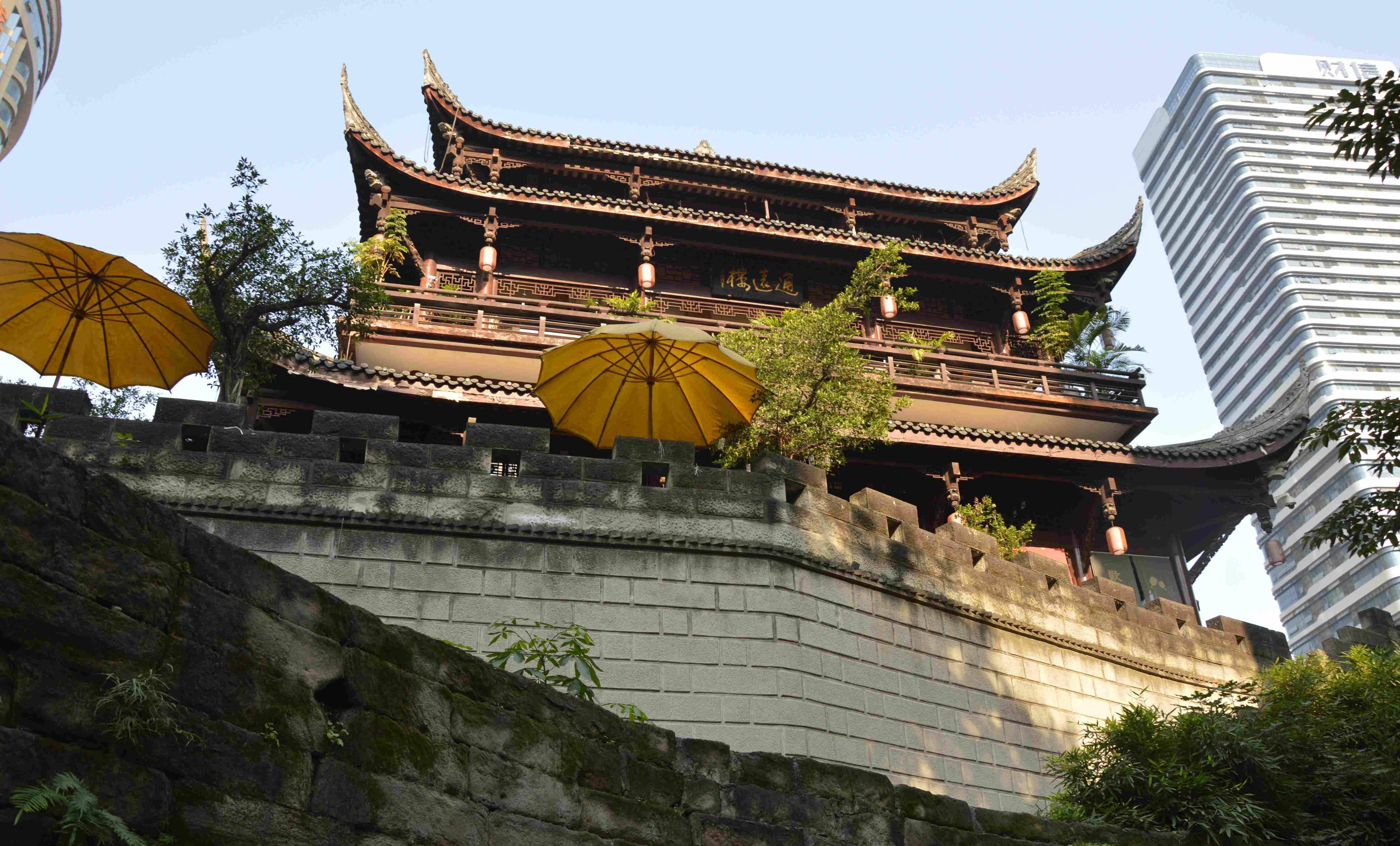 它是古重庆城唯一的陆门,也是唯一保存较为完整的城墙遗址_公元_城门