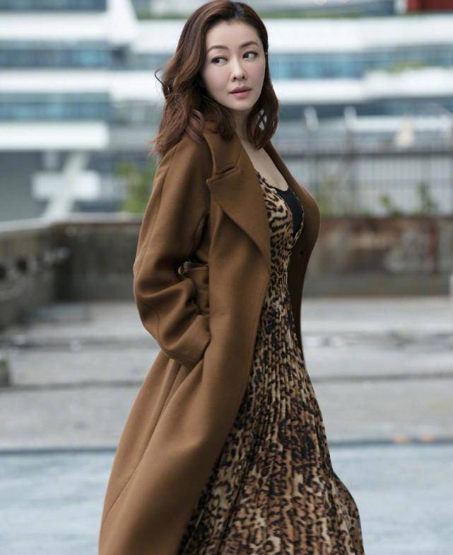 40岁熊黛林生日晒时尚写真:离开不合适的人,果然能收获青春_郭富城_郭