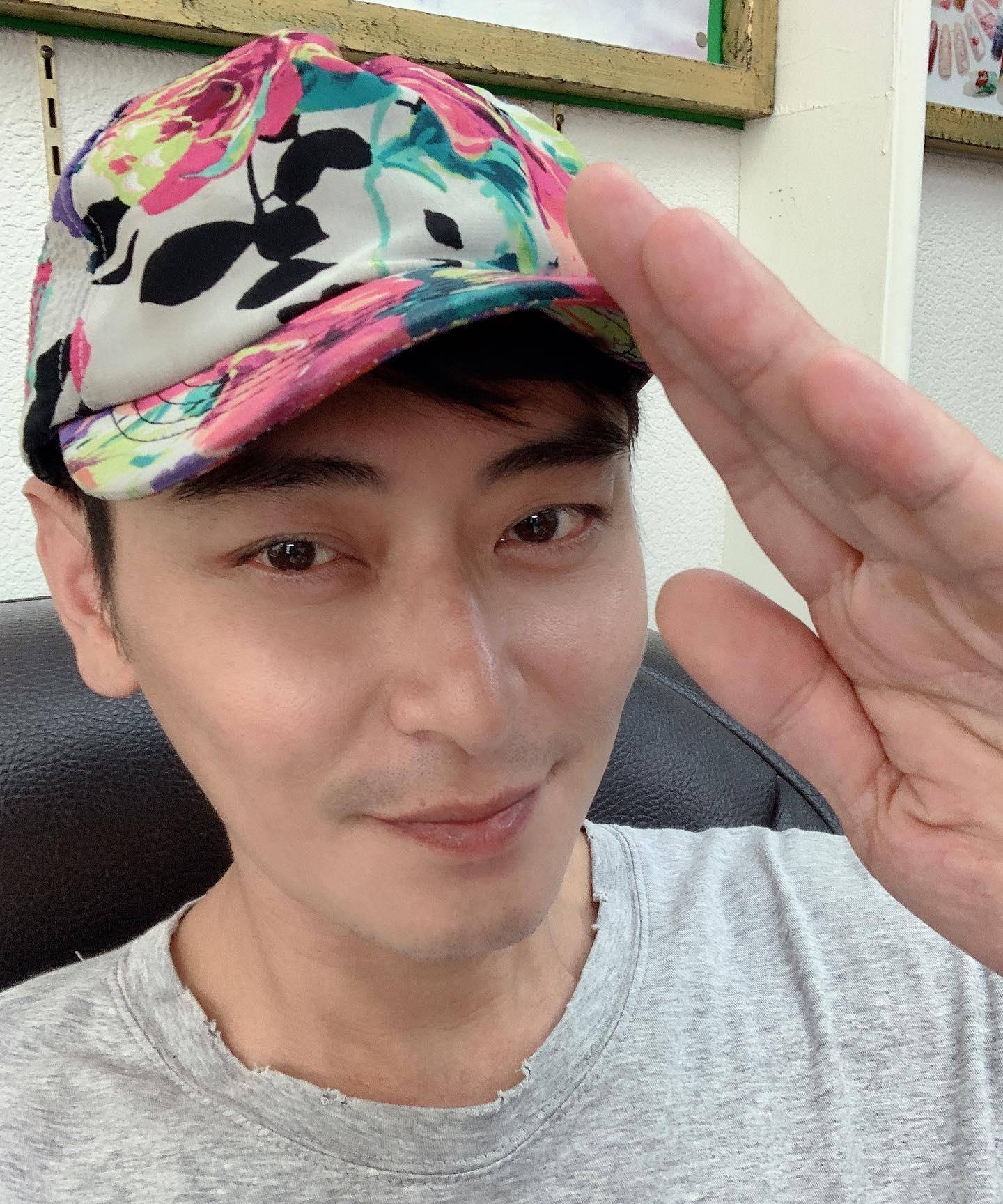 陈冠霖拍戏空档坚持为爱妻下厨,出道12年首次挑战外景节目_老婆_陀螺