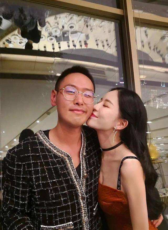 田朴珺:与汤臣一品大公子恋爱无果,嫁大30岁王石,我是独立女性_陈可辛