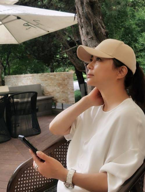 李玲玉近况,五官趋男性化67住老式小洋楼,混血儿子长相随爸爸_婚姻