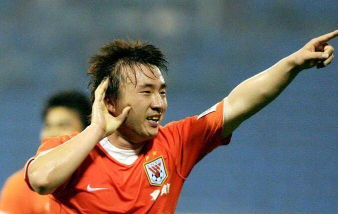 国足白斩鸡,靠努力成功瘦身,直言试过真练不出腹肌_王永珀_比赛_球迷