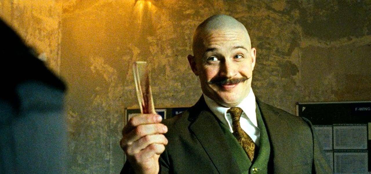 2. 布朗森 (2008)汤姆·哈迪是好莱坞最神秘,最变幻莫测的明星之一.