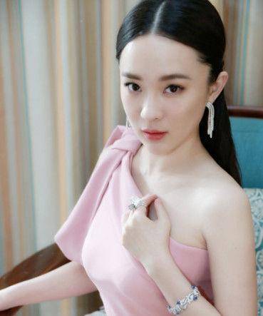 杨幂的泳装造型,霍思燕的泳装造型,都不如她的泳装造型惊艳!