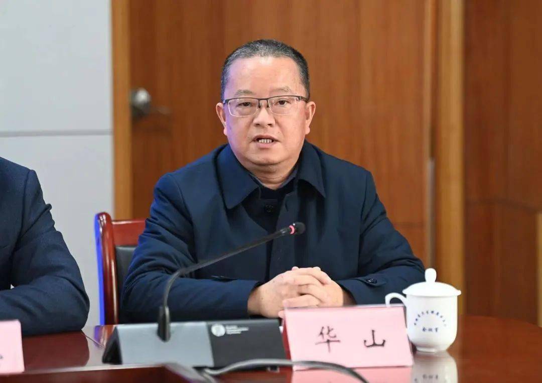 徐晓玲省疾病预防控制中心主任,主任医师 刘志荣省卫生健康委党组成员