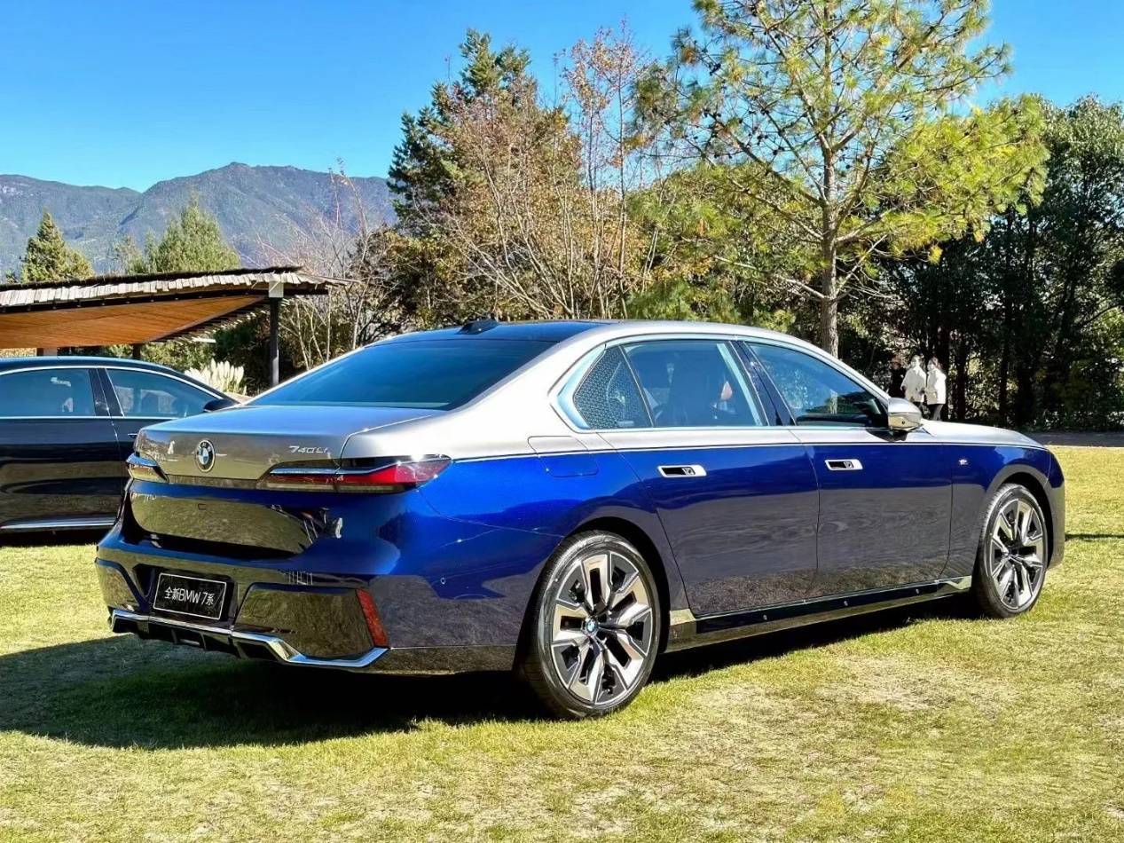 宝马租赁:全新宝马7系双拼色车身,真有内味了_搜狐汽车_搜狐网