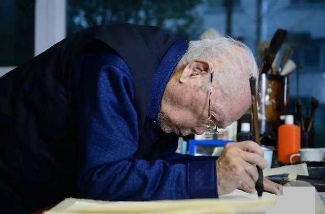 106歲馬識途:《夜譚十記》3次重寫,104歲病床上寫完續集_姜文_子彈