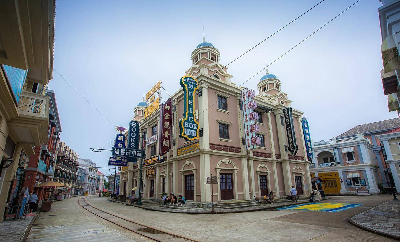 中国海影城,位于浙江省宁波市象山县新桥镇,与著名的象山影视城相邻.