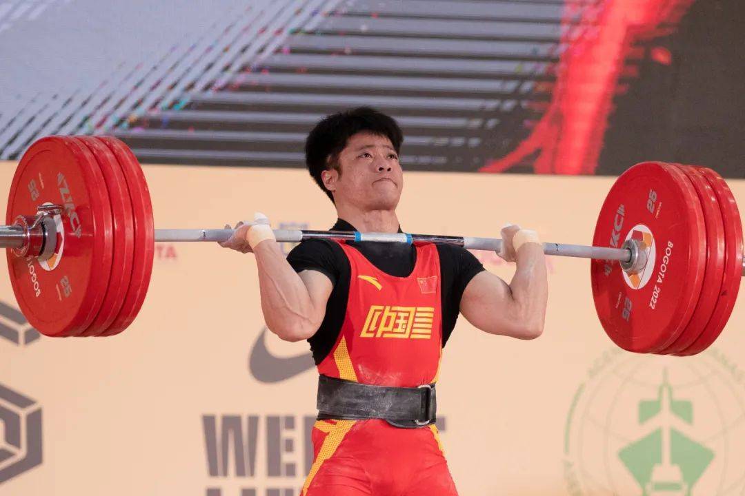 2022年哥伦比亚举重世锦赛渐入尾声,中国男子举重队已结束所有比赛,以