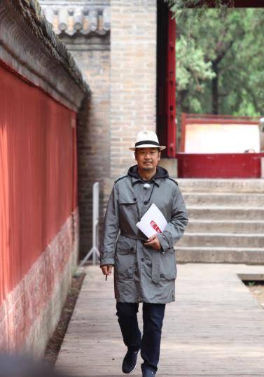 张国立邓婕15岁养子正脸首曝光,身高出众,颜值比哥哥张默高_关系_男孩