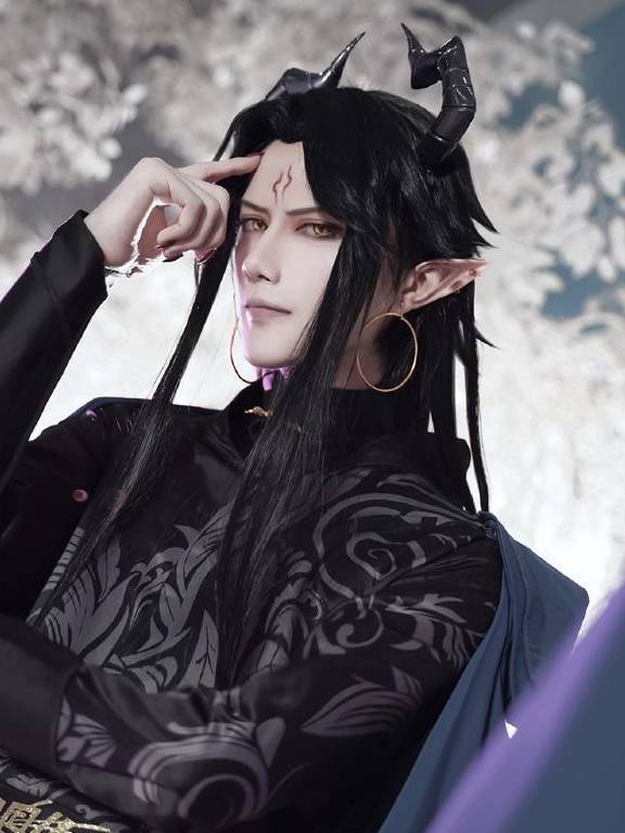 我的熊祁老攻被撩了,魔尊要抱抱cos,看完我瞬间原地转圈圈_@kumaqi_苍