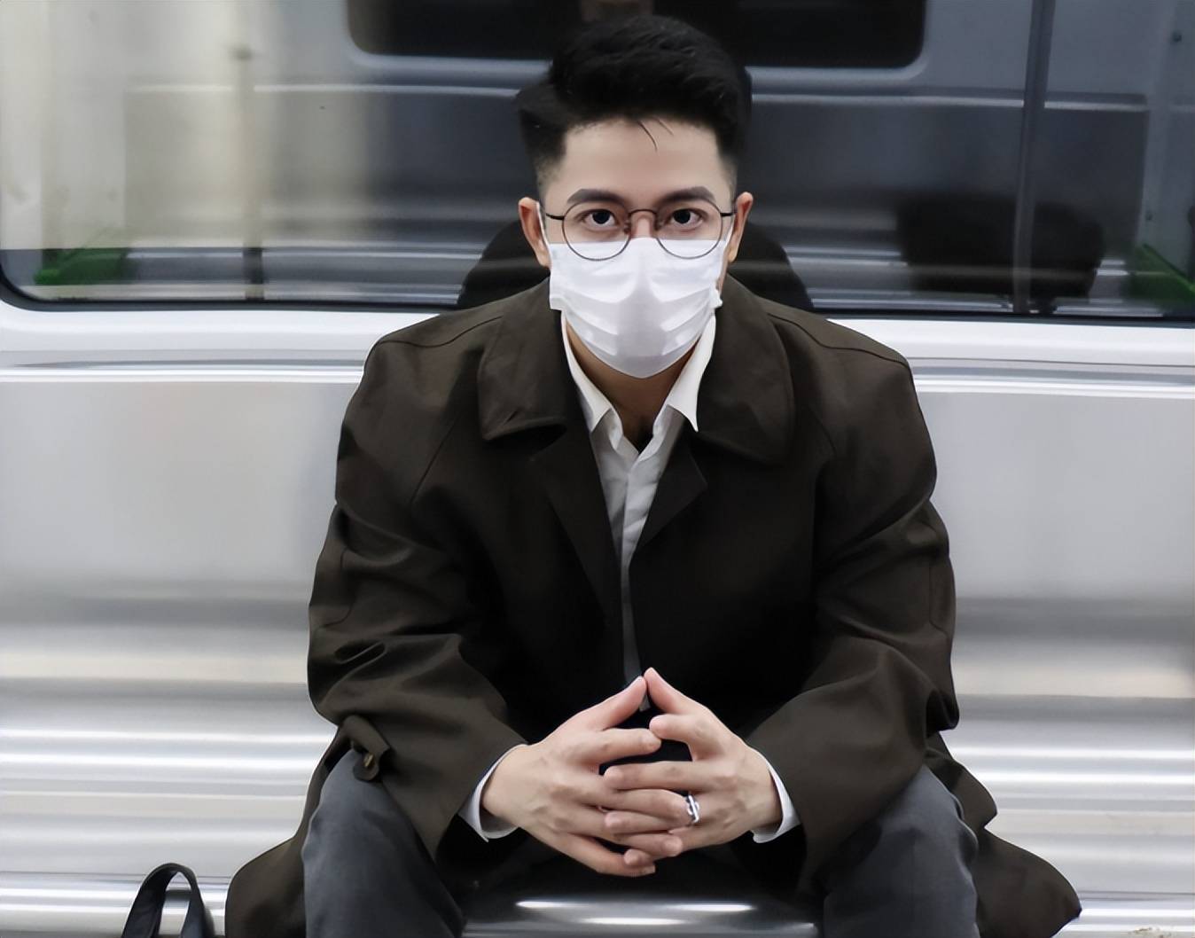 被质疑是"摆拍",学习优异男生不这么帅_理工科_发型_阶段