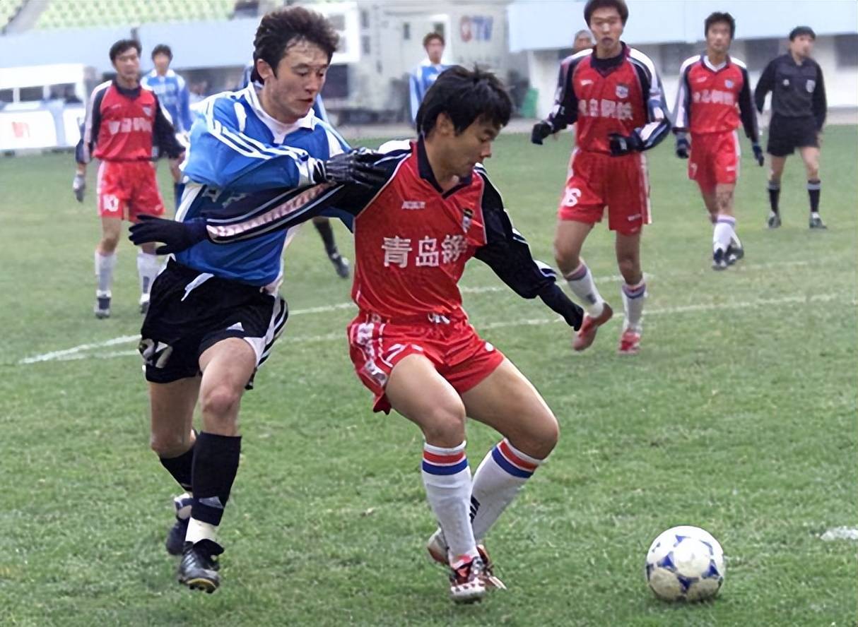 大连足球史上今天:2001年12月16日甲a收官战实德1-1青岛海牛,赛后