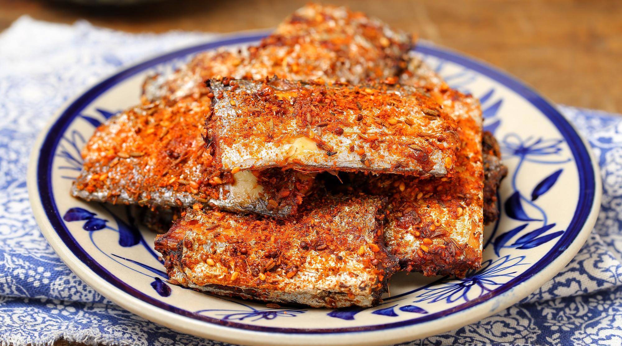 带鱼这样做比红烧好吃多了,外焦里嫩,鲜香美味,轻松几步就搞定_烧烤