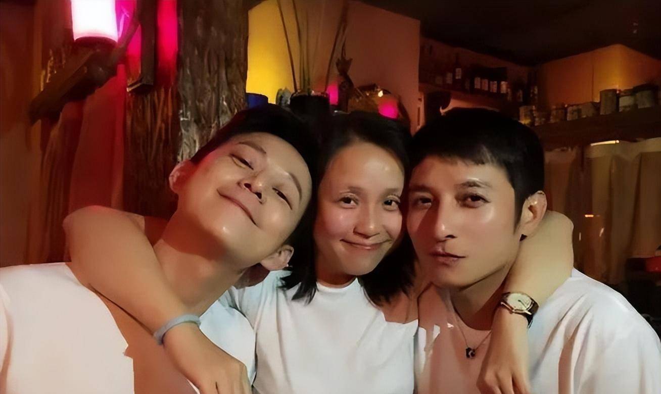 龙丹妮:与何炅是同学,预言肖战不会红,和陈楚生索赔2700万_节目_湖南
