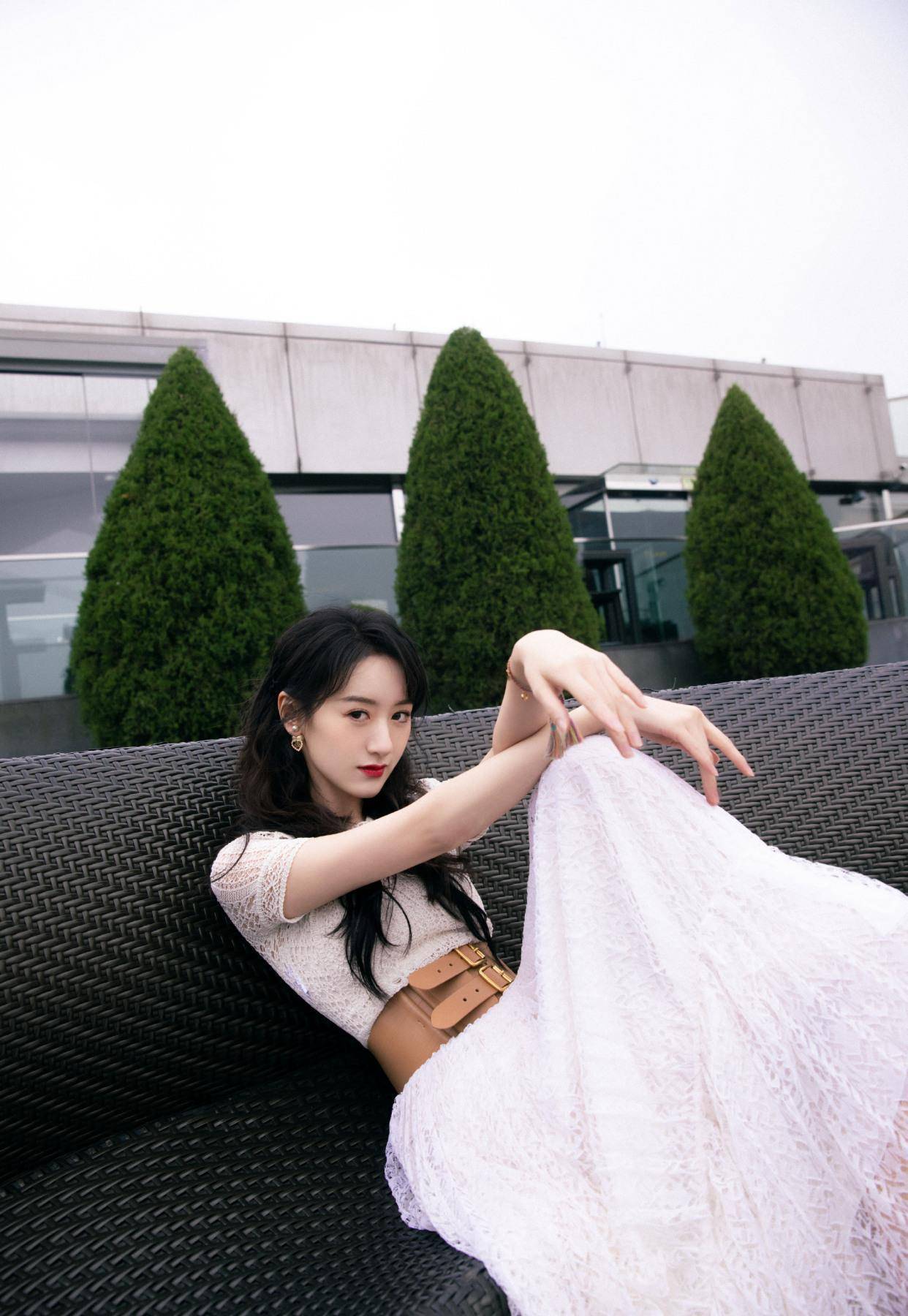 袁冰妍全约签给欢瑞!曝没戏拍只能让步,会被公司任由摆布?