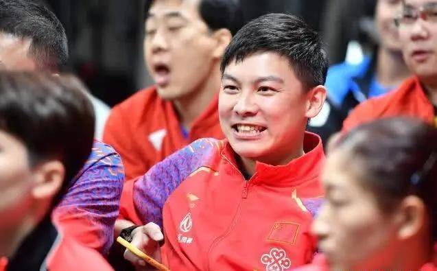 陈玘:现在都不会拿球拍了_教练_莎莎_马琳