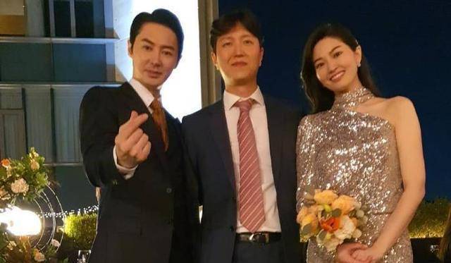 神话组合junjin结婚!准新娘是交往三年的乘务员_公司_约束_eric