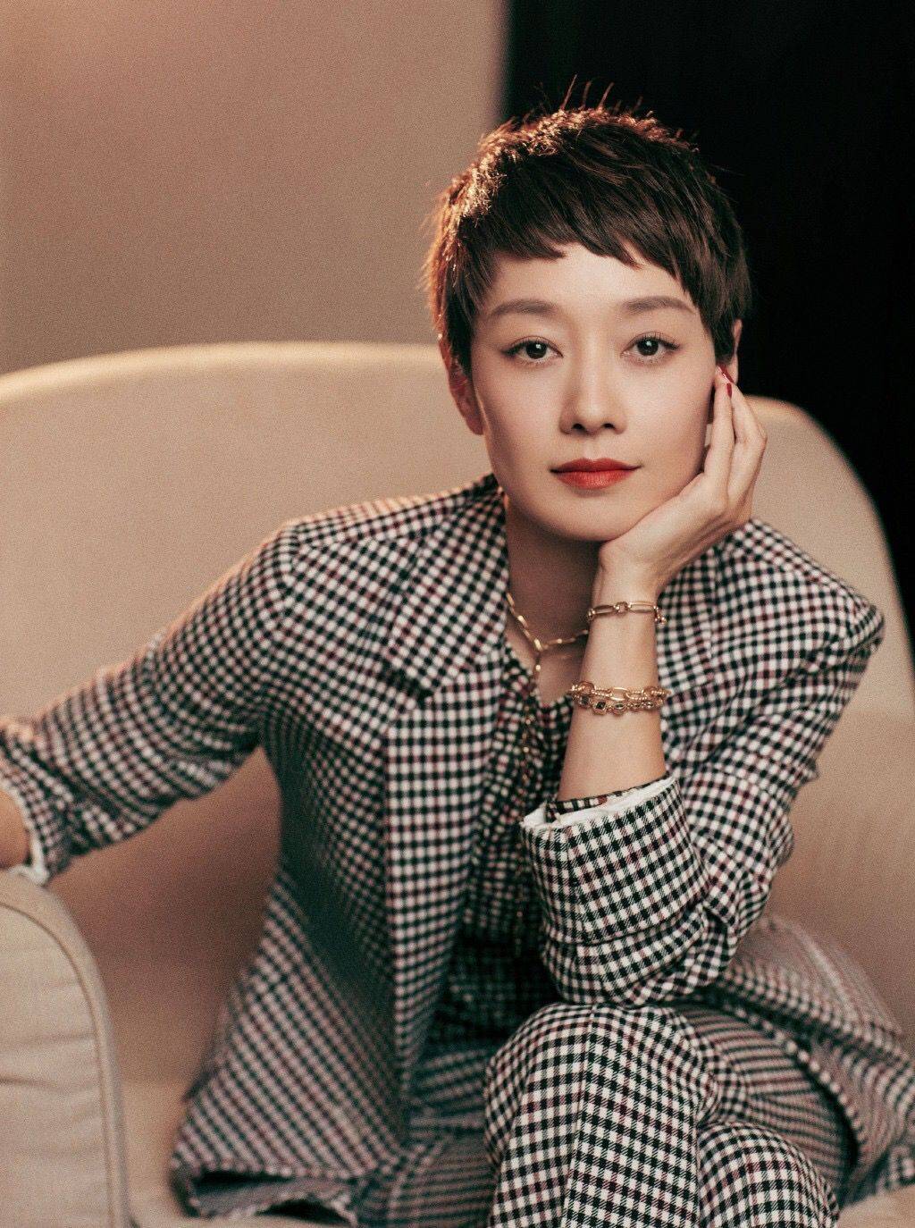 看过她的长发造型你就懂_马伊俐_面部_脸型