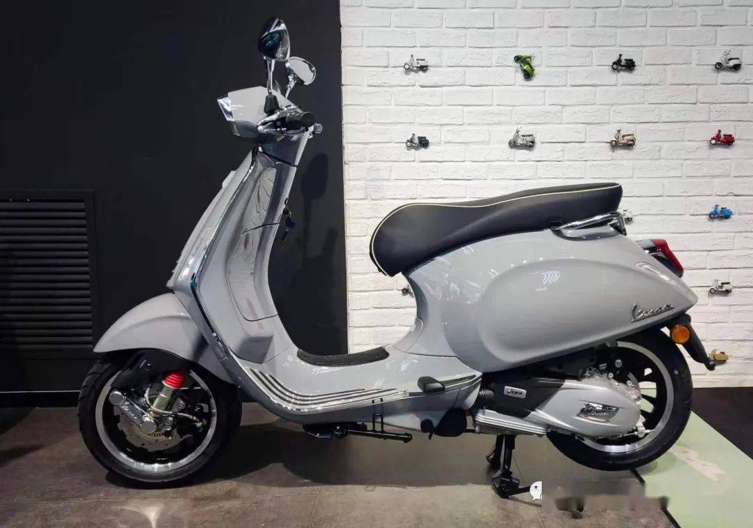 【现车出售】vespa sprint 水泥灰 — 吸引冷静沉稳的你_搜狐汽车