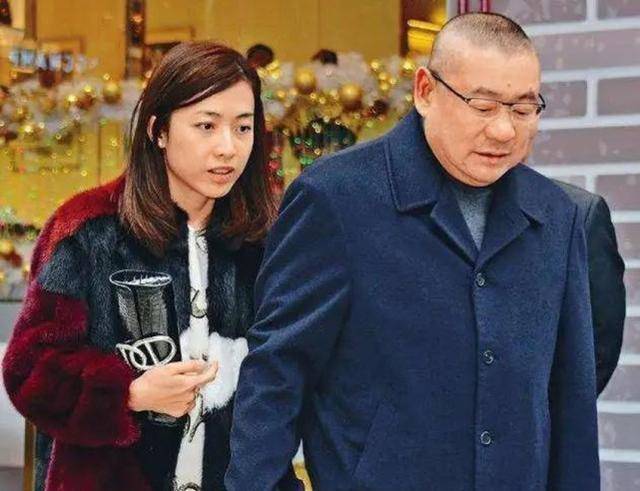 他:隐忍14年斗走港姐,嫁给富豪刘銮雄,41岁坐拥百亿